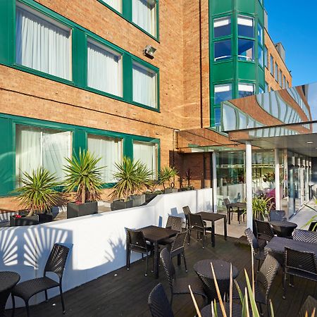 Crowne Plaza London Ealing By Ihg Hotell Exteriör bild