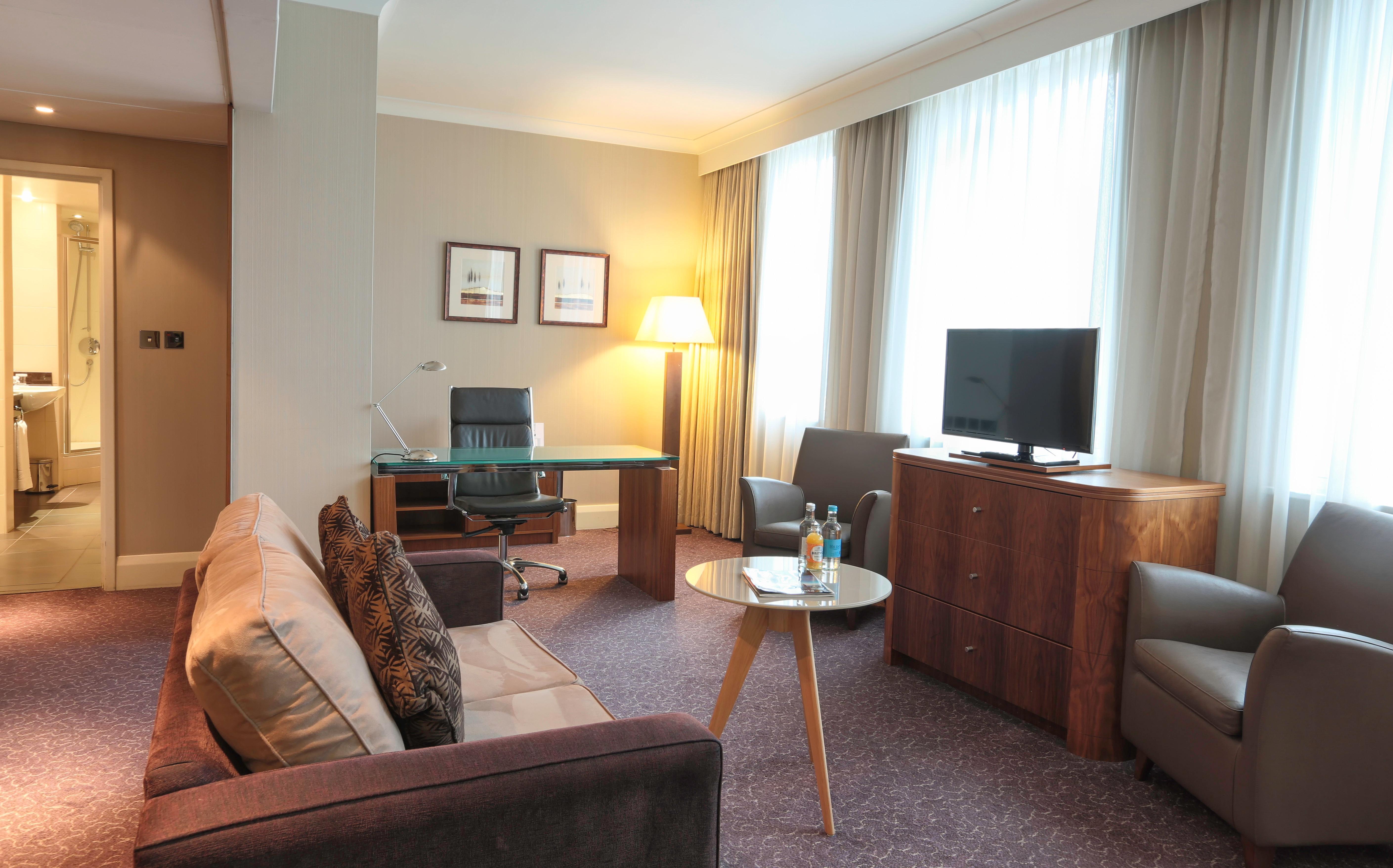 Crowne Plaza London Ealing By Ihg Hotell Exteriör bild