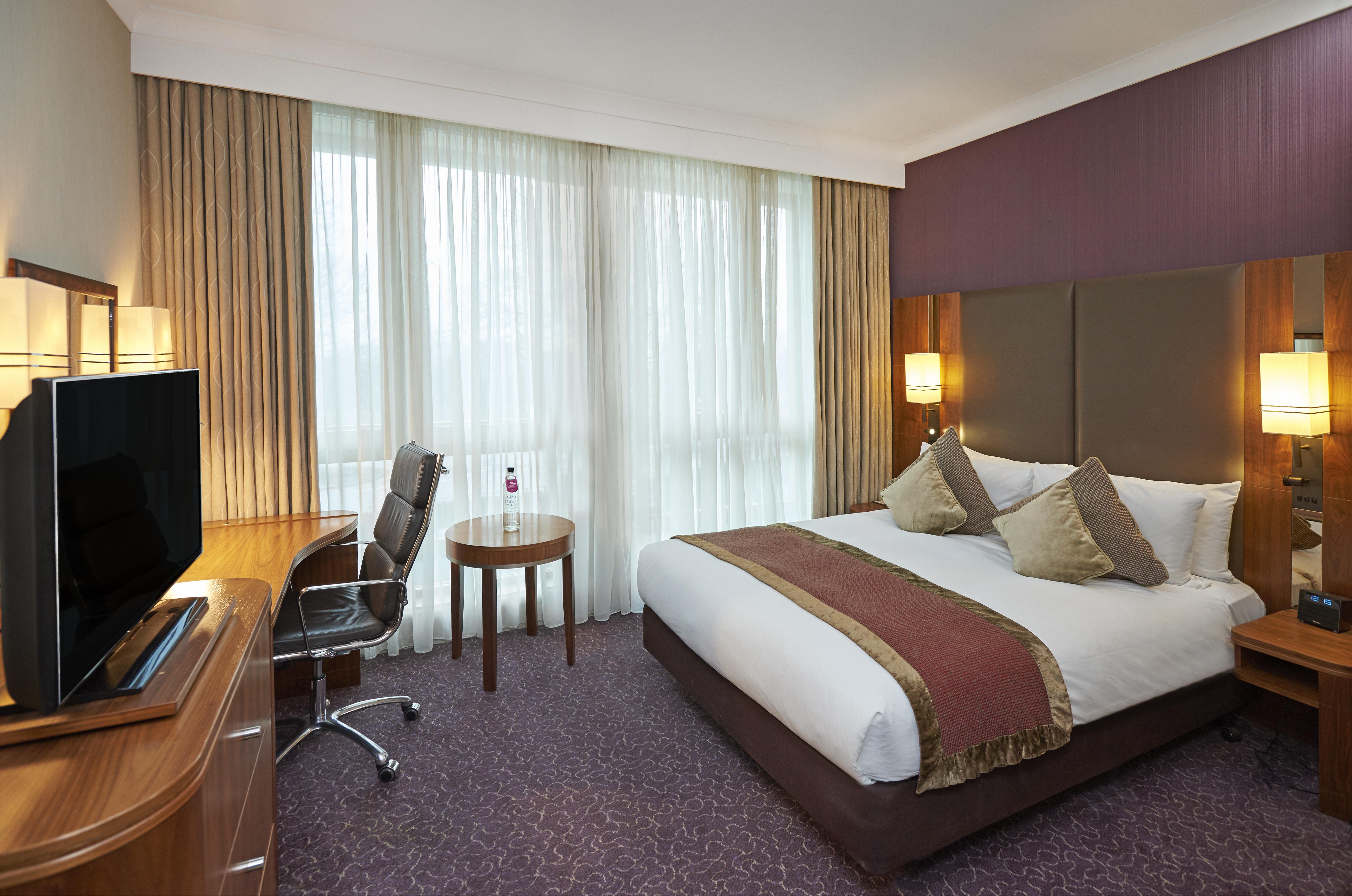 Crowne Plaza London Ealing By Ihg Hotell Exteriör bild