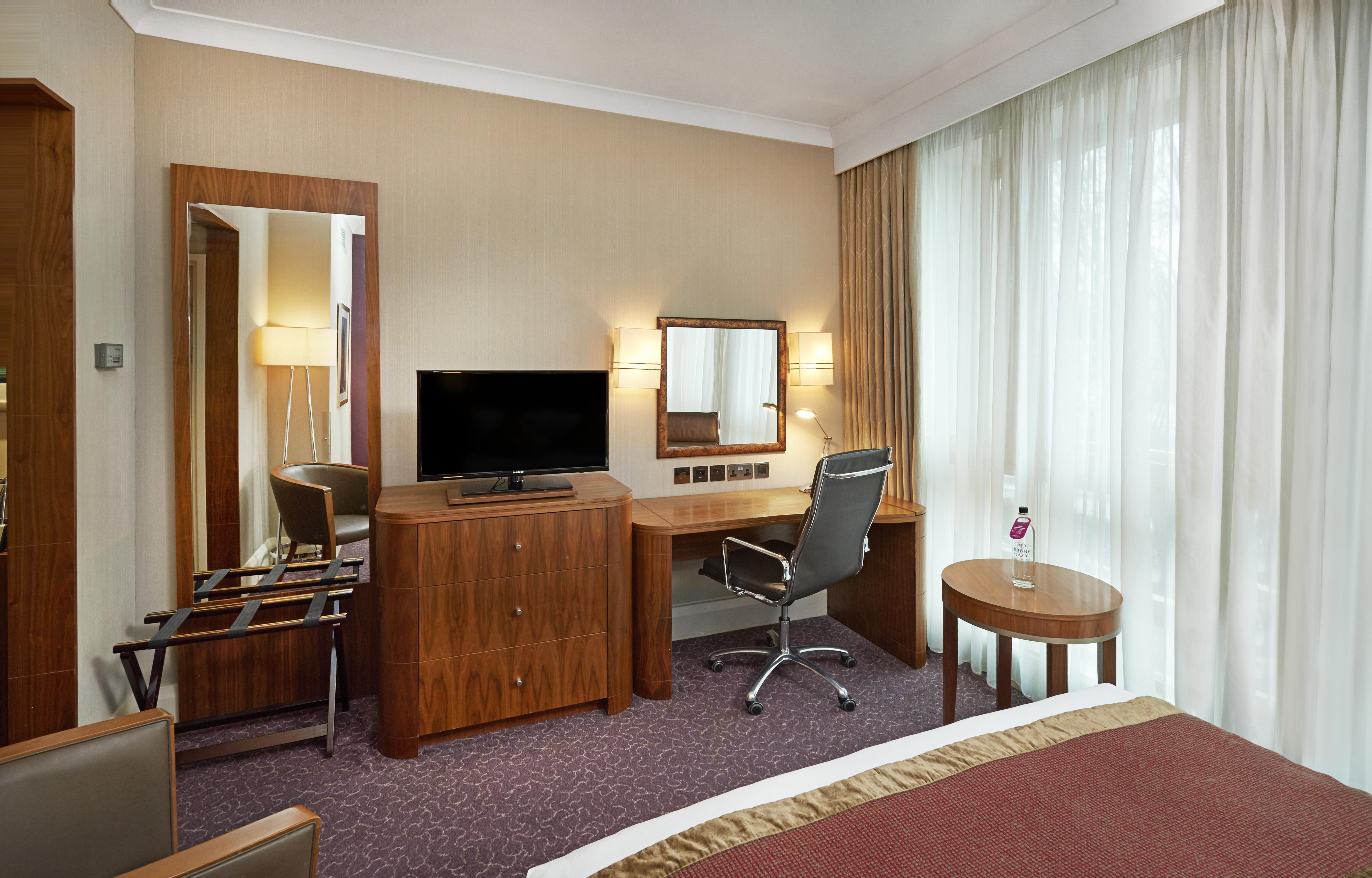 Crowne Plaza London Ealing By Ihg Hotell Exteriör bild