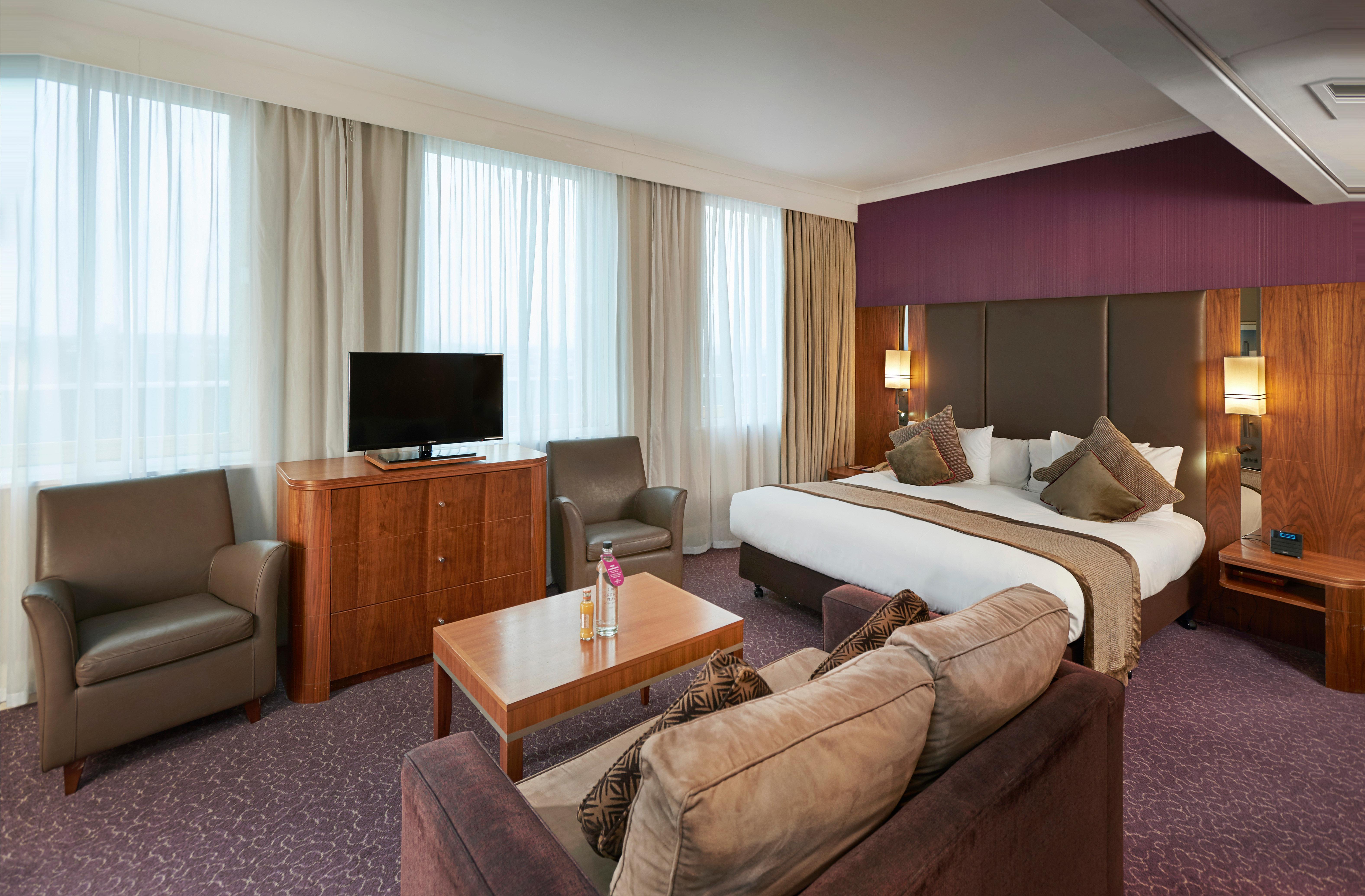 Crowne Plaza London Ealing By Ihg Hotell Exteriör bild