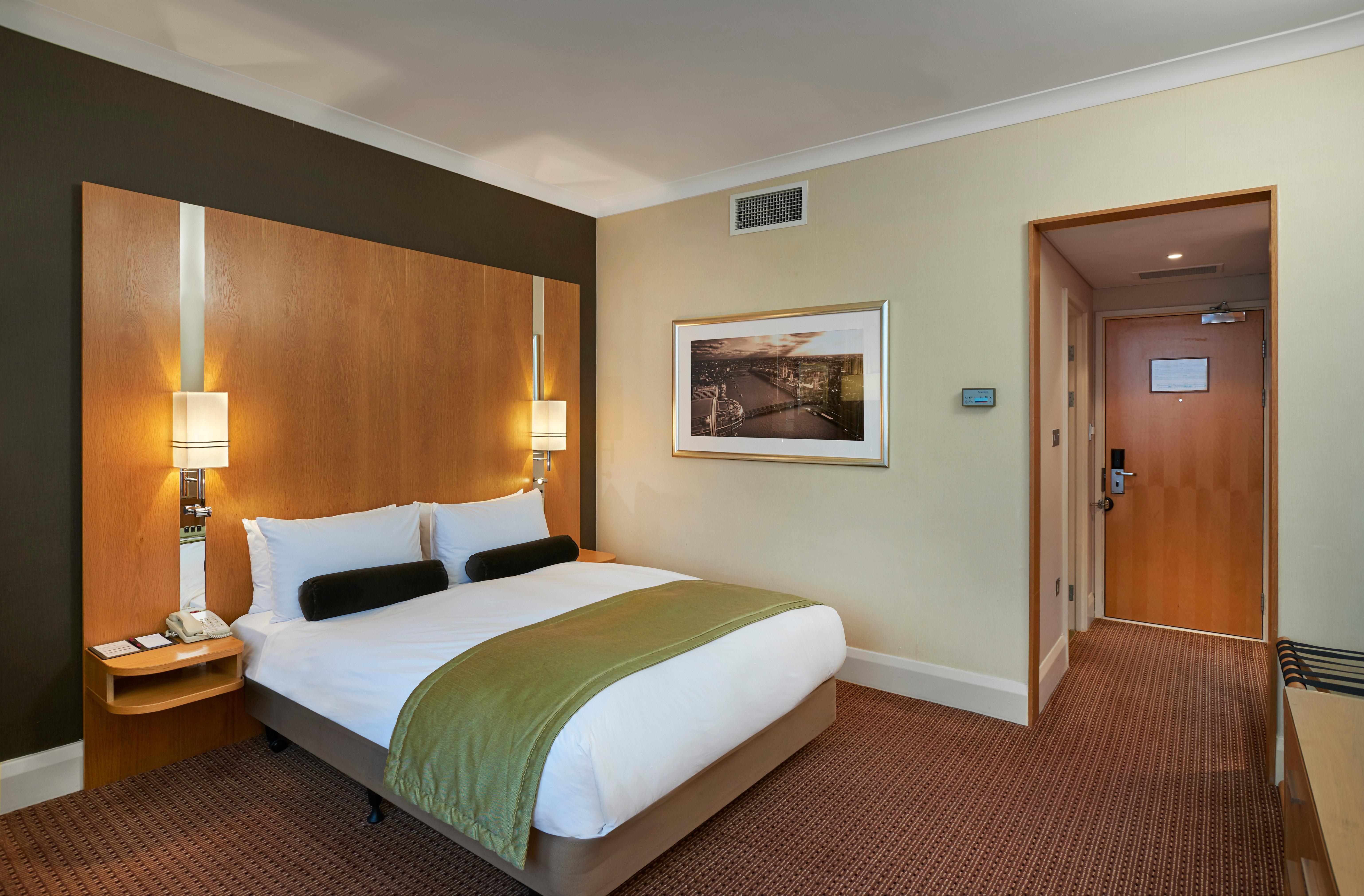 Crowne Plaza London Ealing By Ihg Hotell Exteriör bild