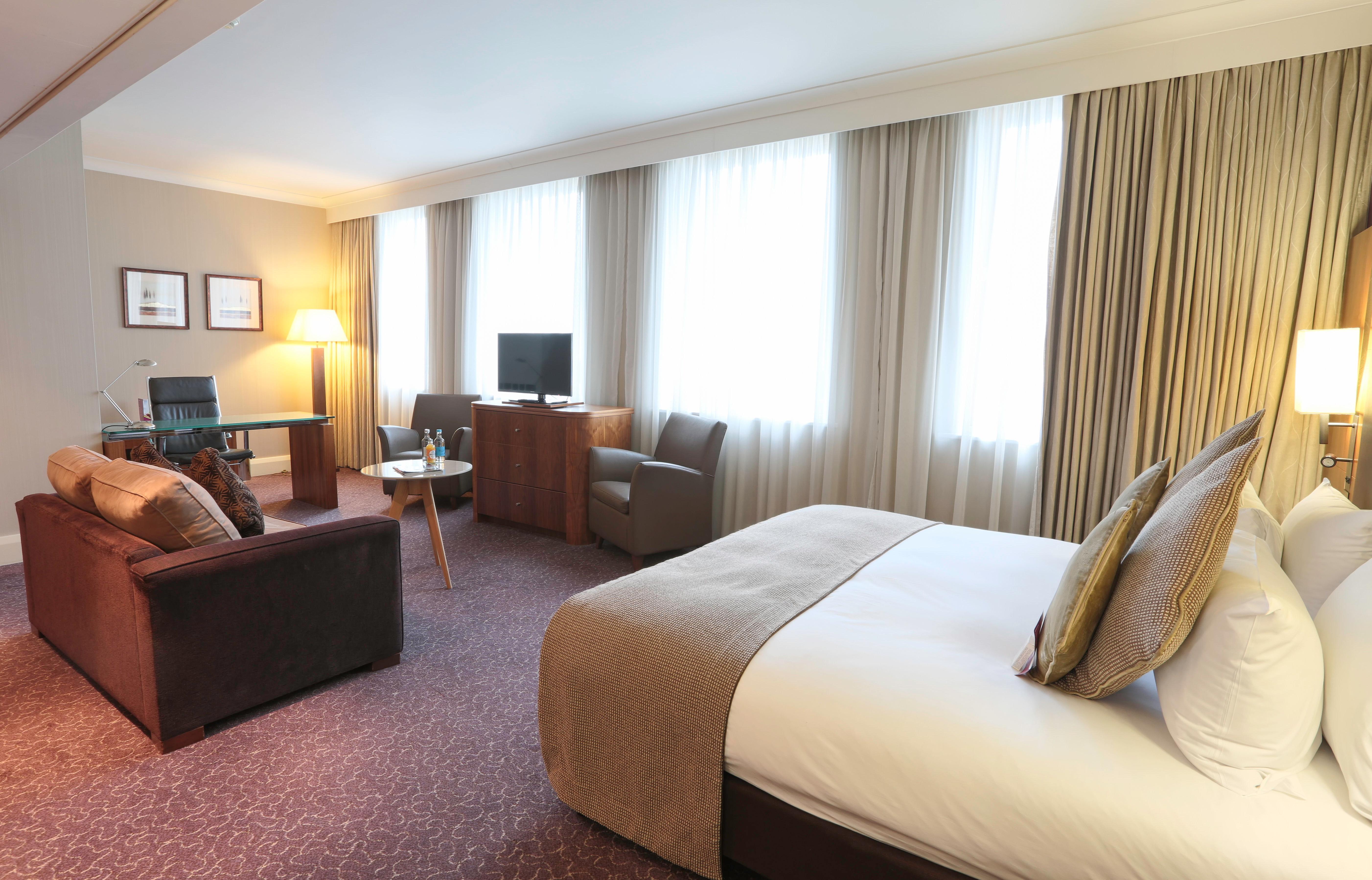Crowne Plaza London Ealing By Ihg Hotell Exteriör bild