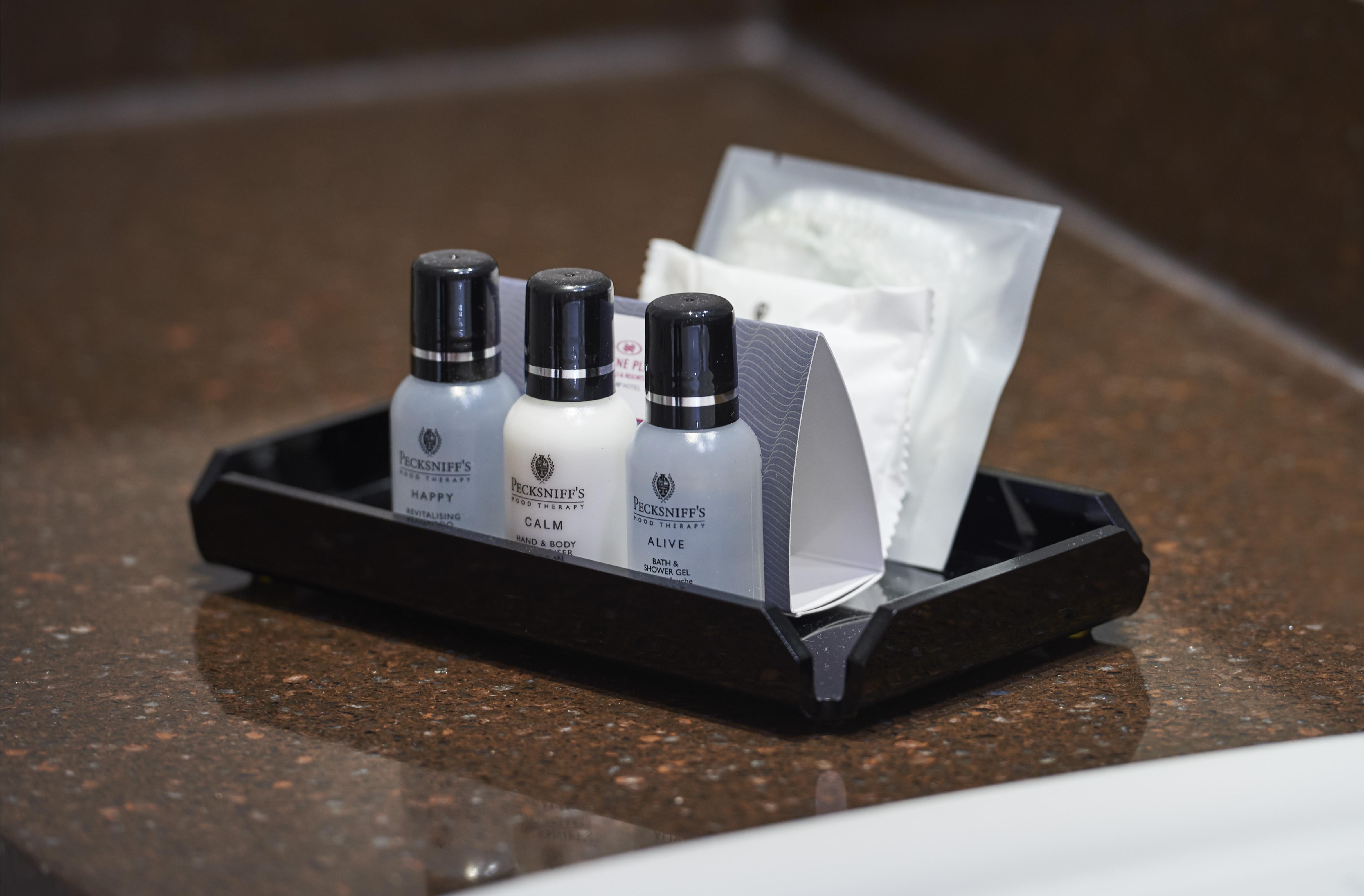 Crowne Plaza London Ealing By Ihg Hotell Exteriör bild