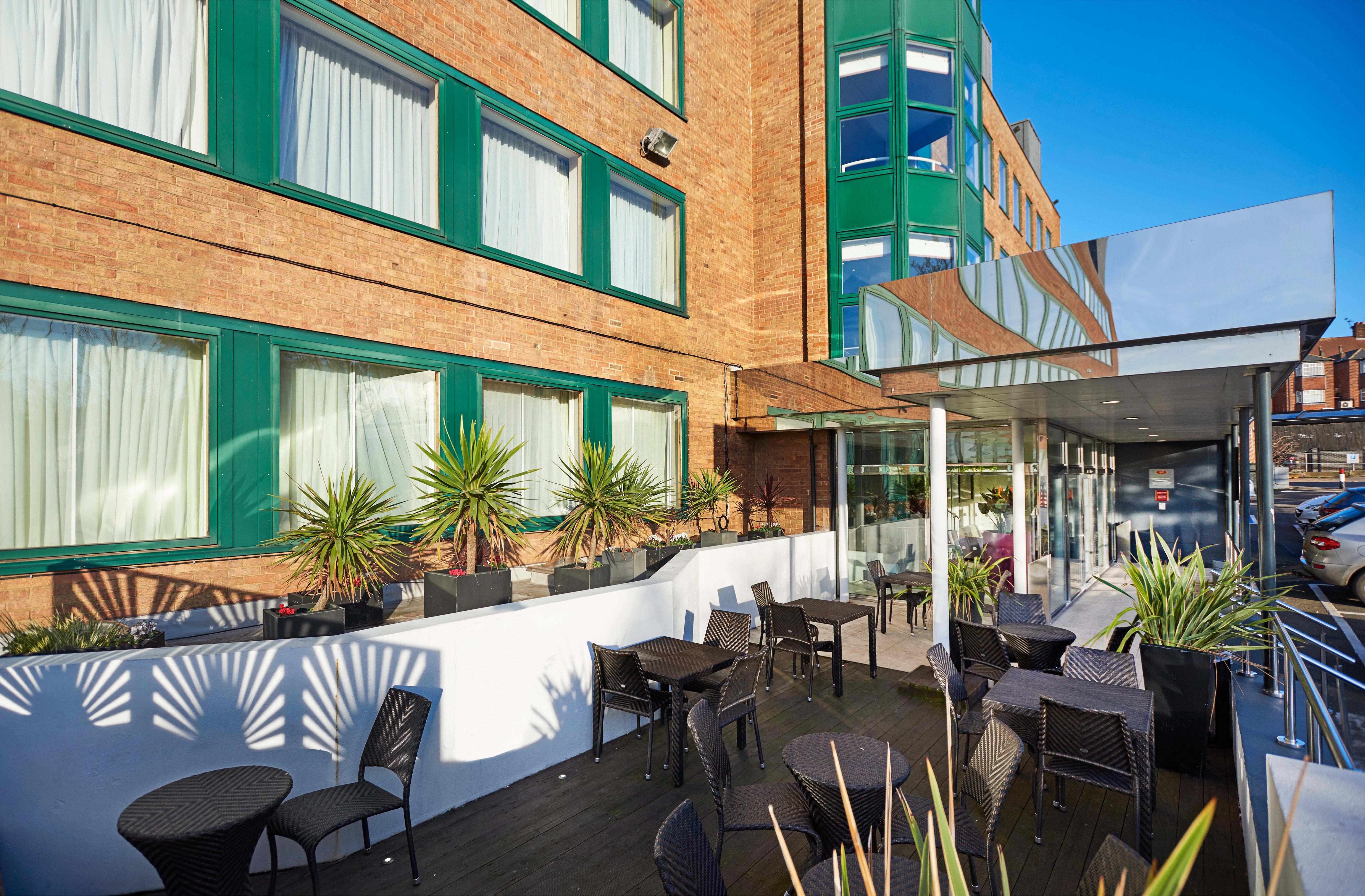 Crowne Plaza London Ealing By Ihg Hotell Exteriör bild