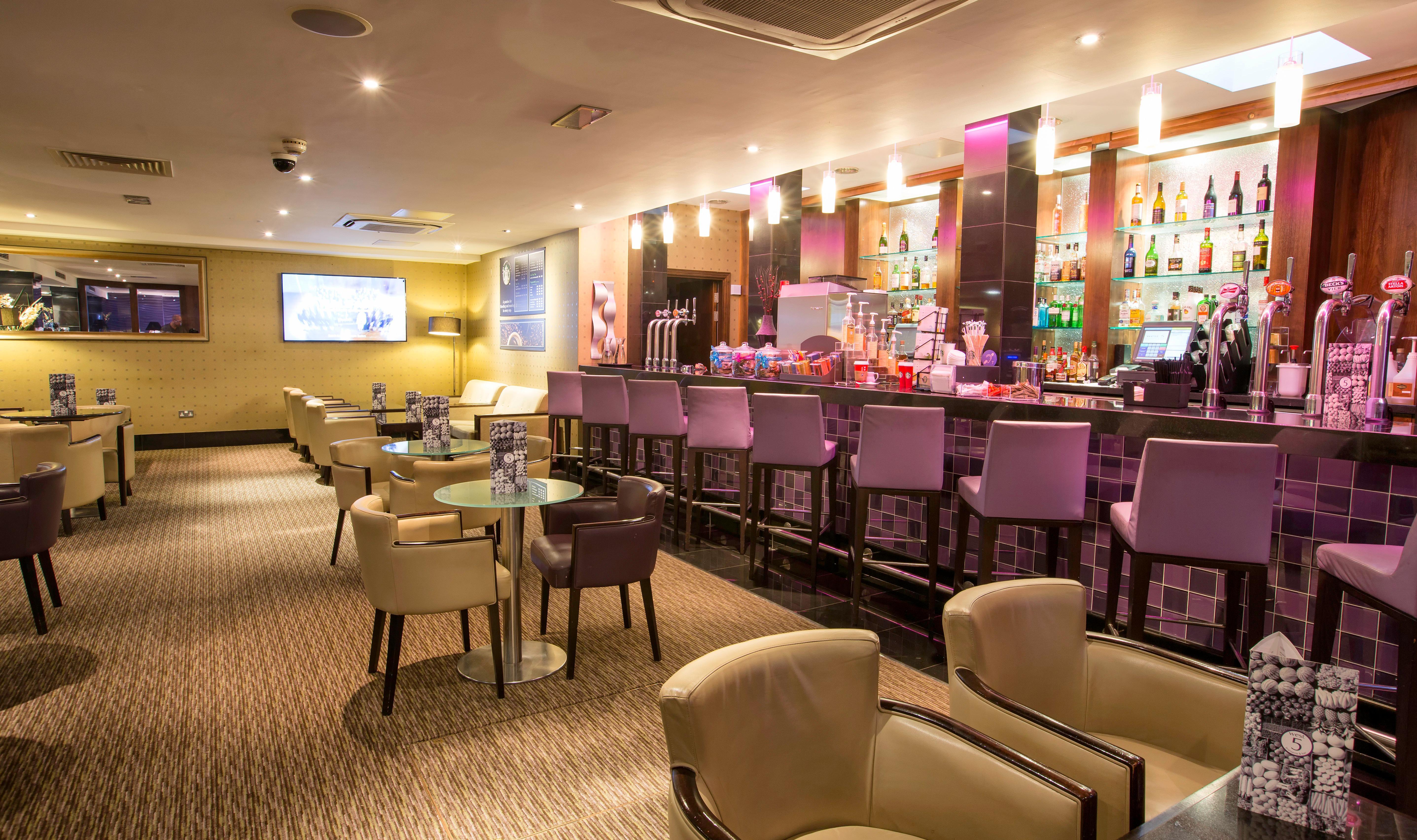 Crowne Plaza London Ealing By Ihg Hotell Exteriör bild