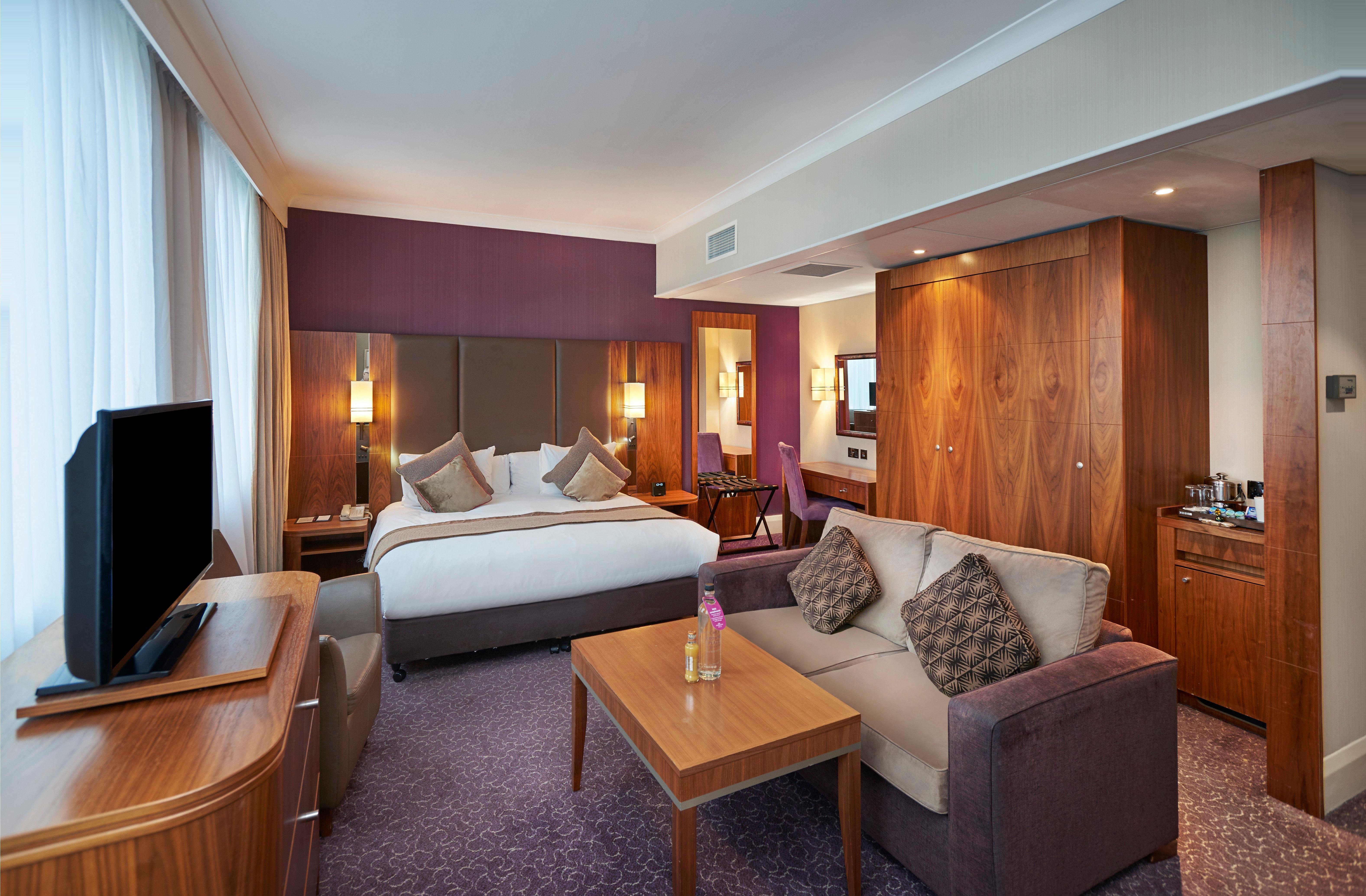 Crowne Plaza London Ealing By Ihg Hotell Exteriör bild