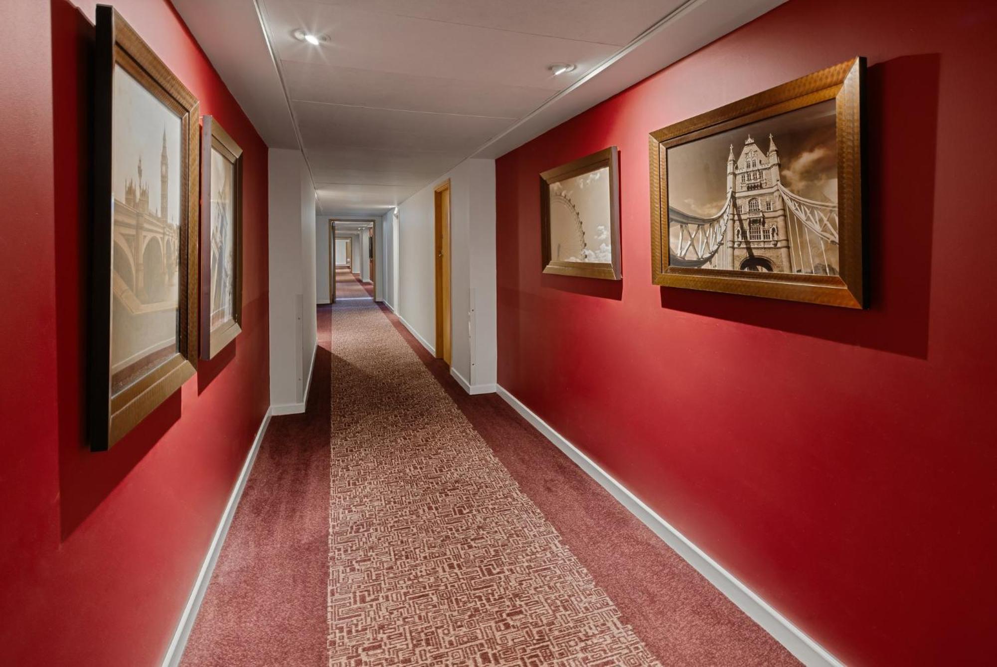 Crowne Plaza London Ealing By Ihg Hotell Exteriör bild