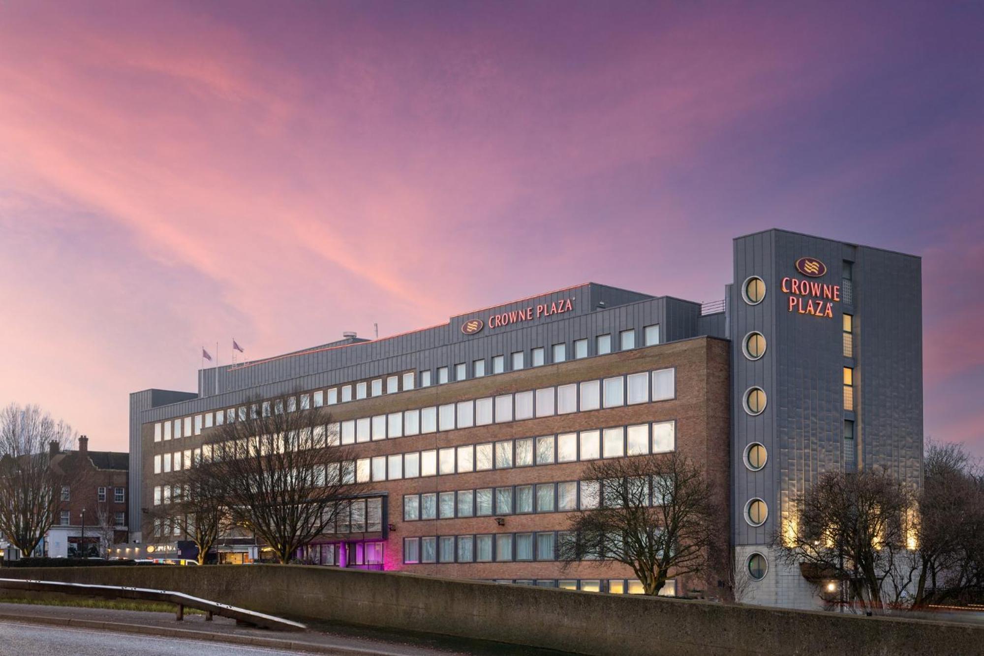 Crowne Plaza London Ealing By Ihg Hotell Exteriör bild