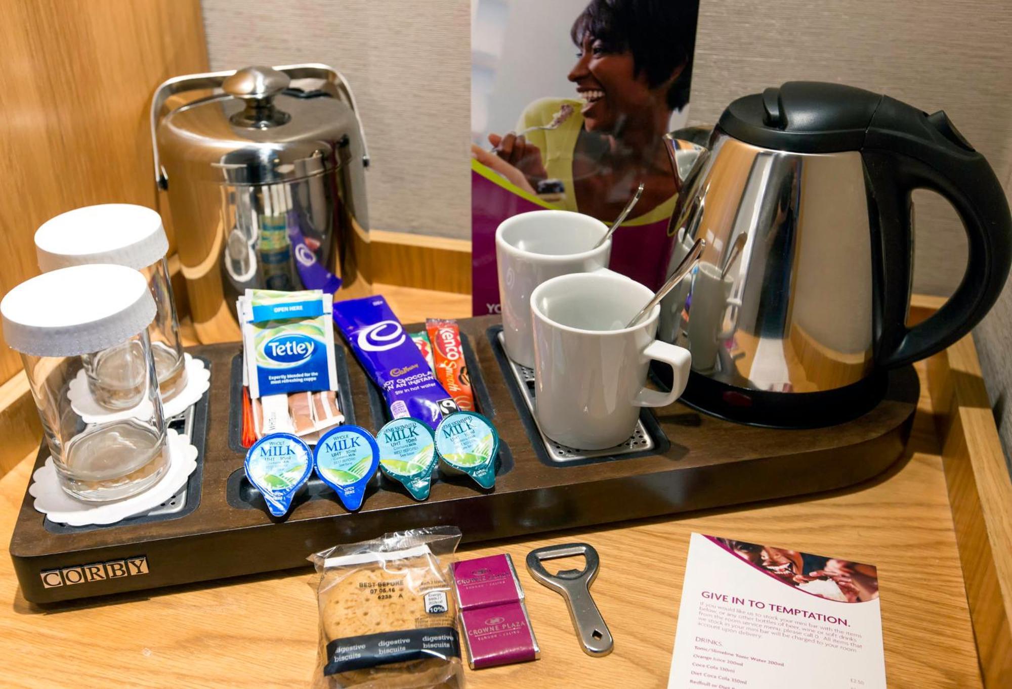 Crowne Plaza London Ealing By Ihg Hotell Exteriör bild